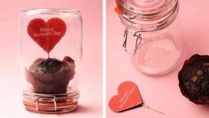 Leckerer Muffin im Glas zum Muttertag