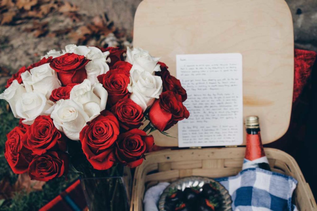 12 Ideas For DIY Valentine's Postcards to Remember