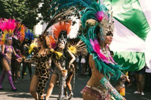 Zweitgrößter Karneval weltweit feiern auf den Straßen Teneriffas