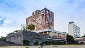 Künstlerische Fasse der UNAM Central Library in Mexiko