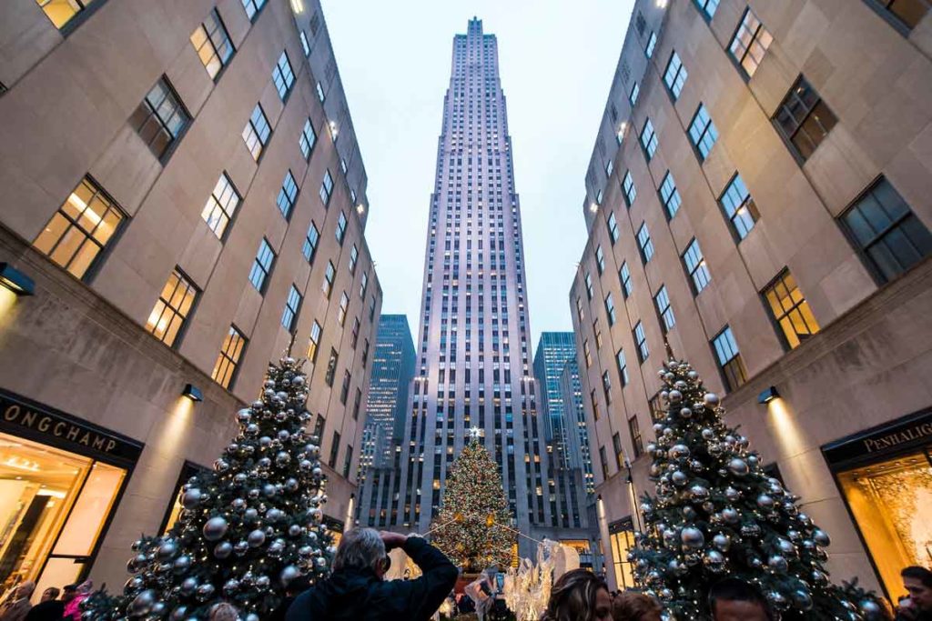 Rockefeller Plaza in New York mit Weihnachtsbeleuchtung