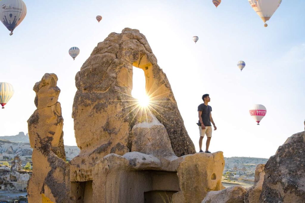 Ein Instagram Reiseblogger zeigt die Heißluftballone in Cappadocia