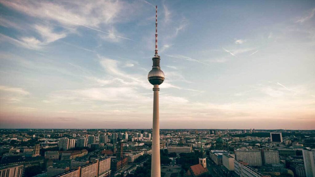 Fernsehturm in Berlin während des Lockdowns 