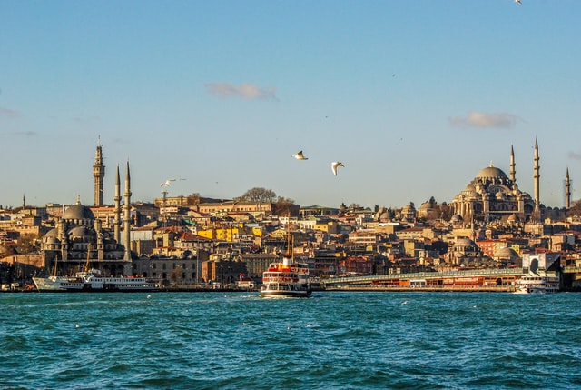 türkische Stadt am Meer
